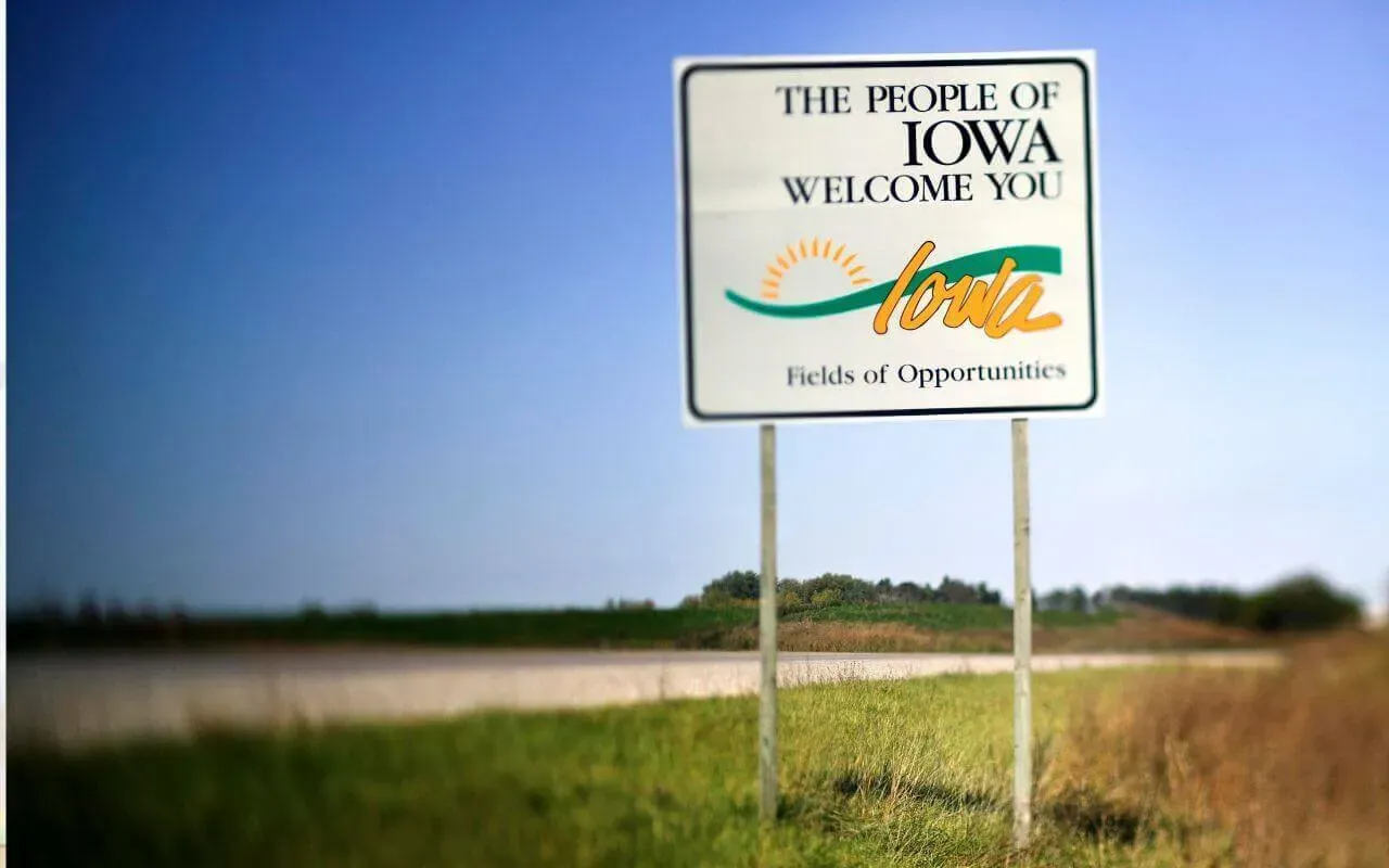 welcome to iowa sign